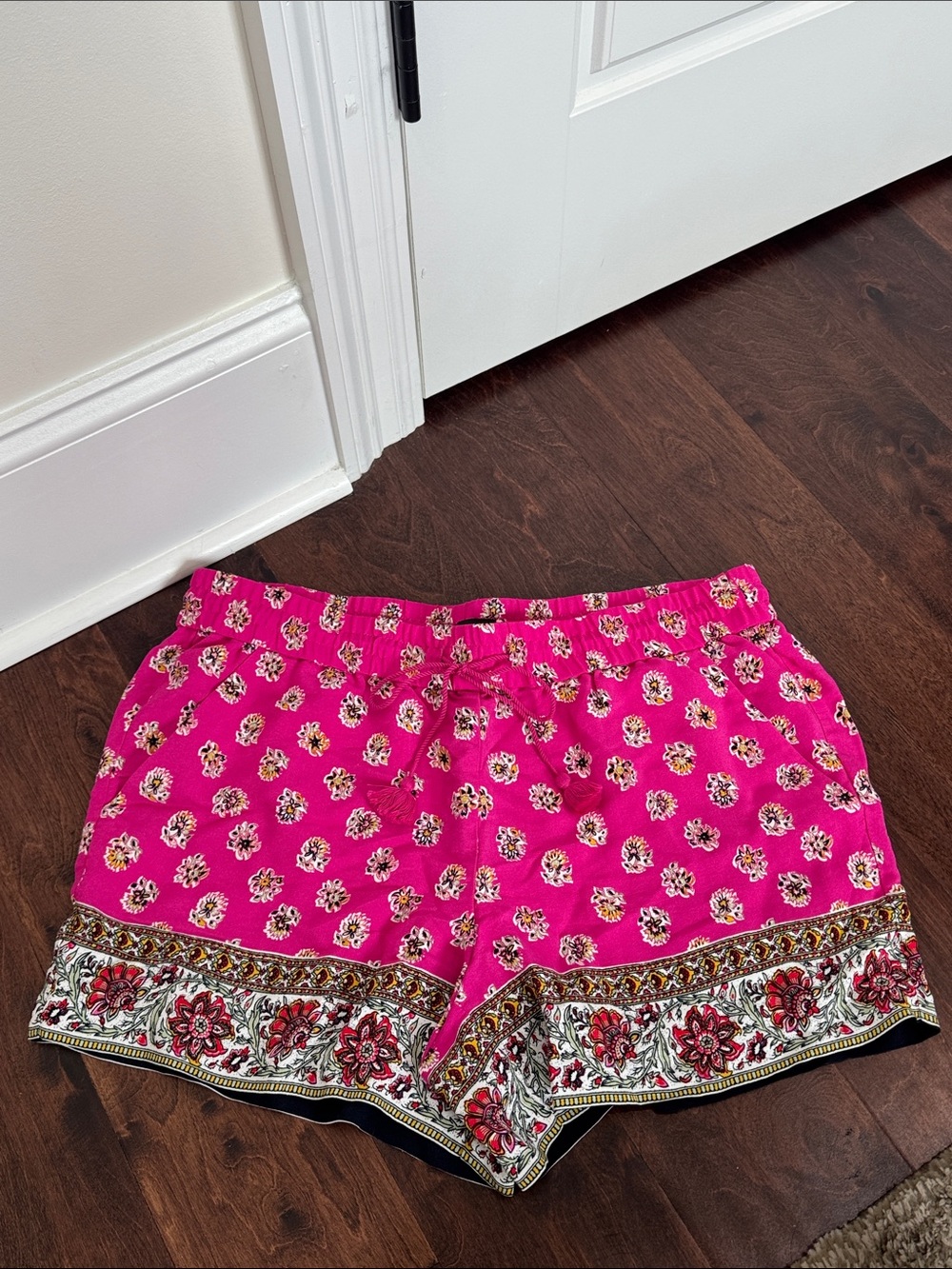 LOFT Women’s Pink Shorts Silky Flowy Floral Print Tassel Ties, size Medium